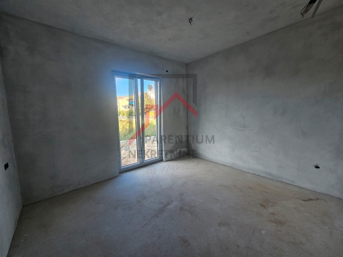 Poreč, Luksuzno stanovanje v pritličju z vrtom!