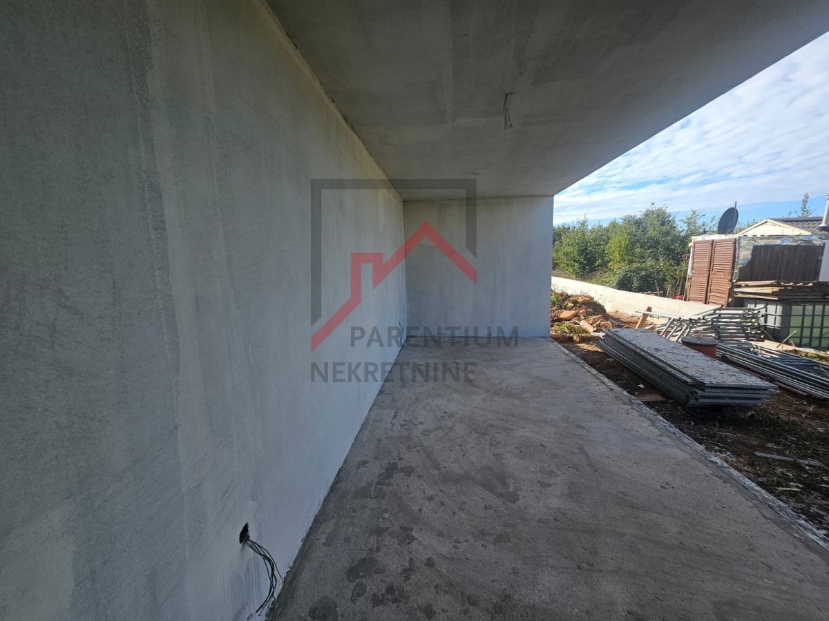 Poreč, Luksuzno stanovanje v pritličju z vrtom!