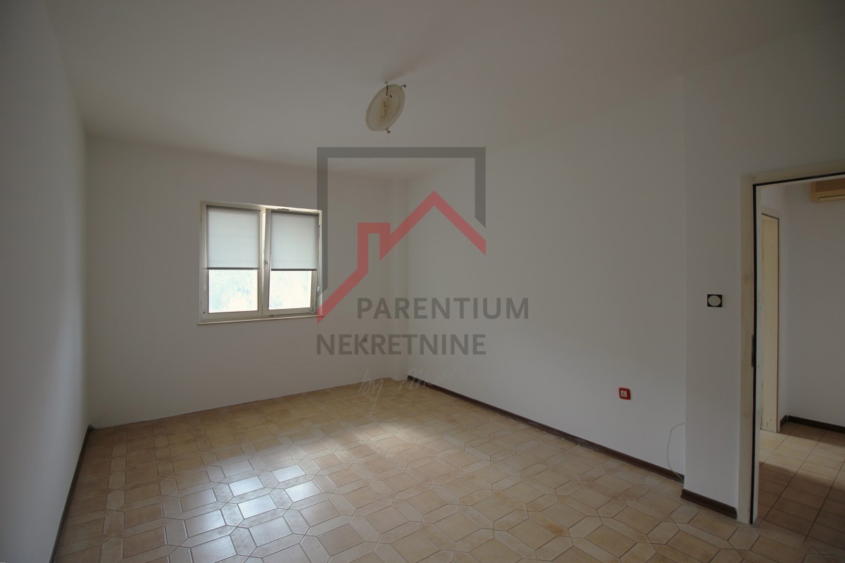 Istra, Poreč - Apartma z velikim vrtom v centru - le 500m od morja!