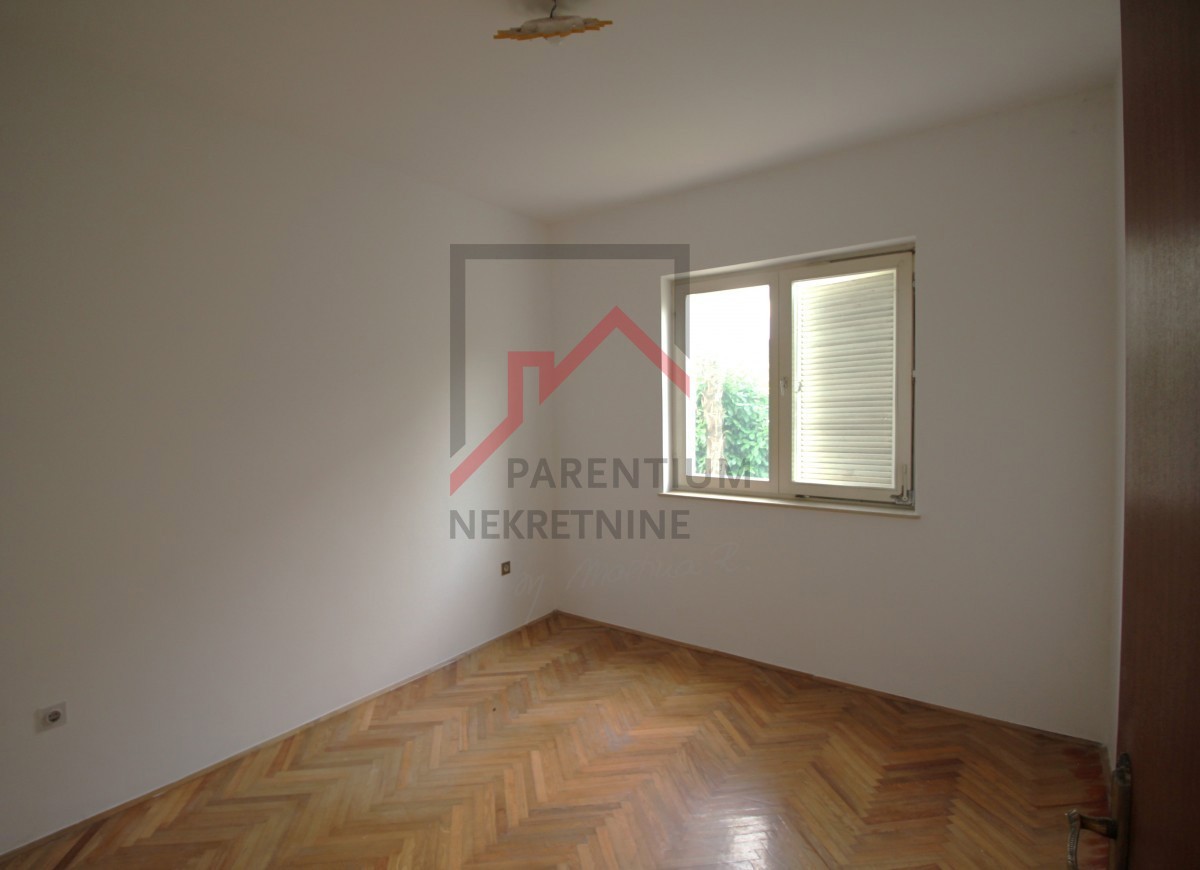 Istra, Poreč - Apartma z velikim vrtom v centru - le 500m od morja!