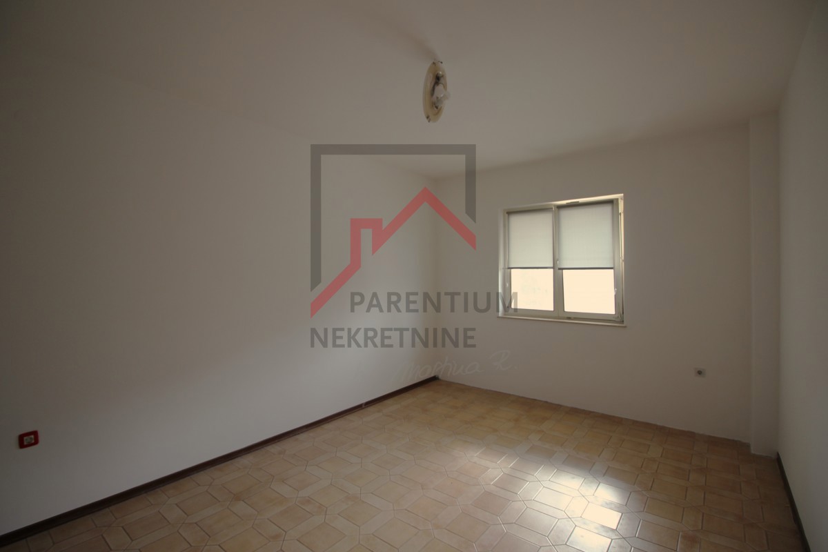 Istra, Poreč - Apartma z velikim vrtom v centru - le 500m od morja!