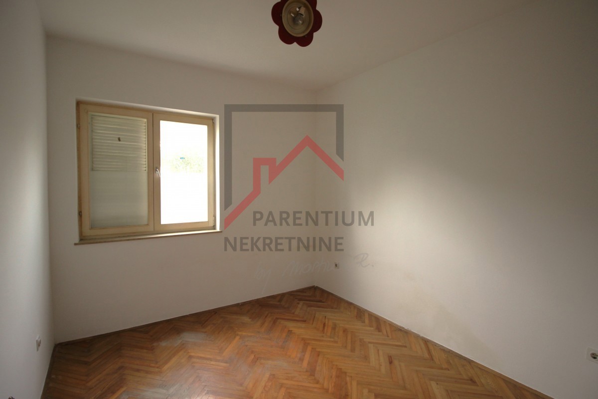 Istra, Poreč - Apartma z velikim vrtom v centru - le 500m od morja!