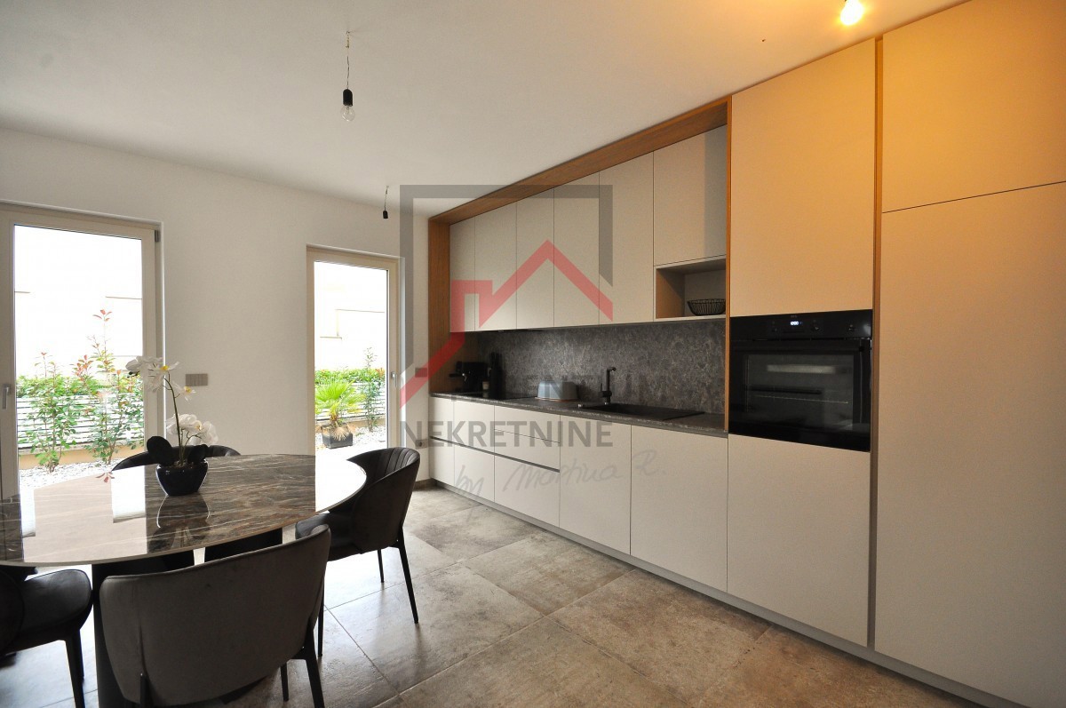 Funtana, odlična priložnost, odlična lokacija - opremljena hiša blizu morja!!!