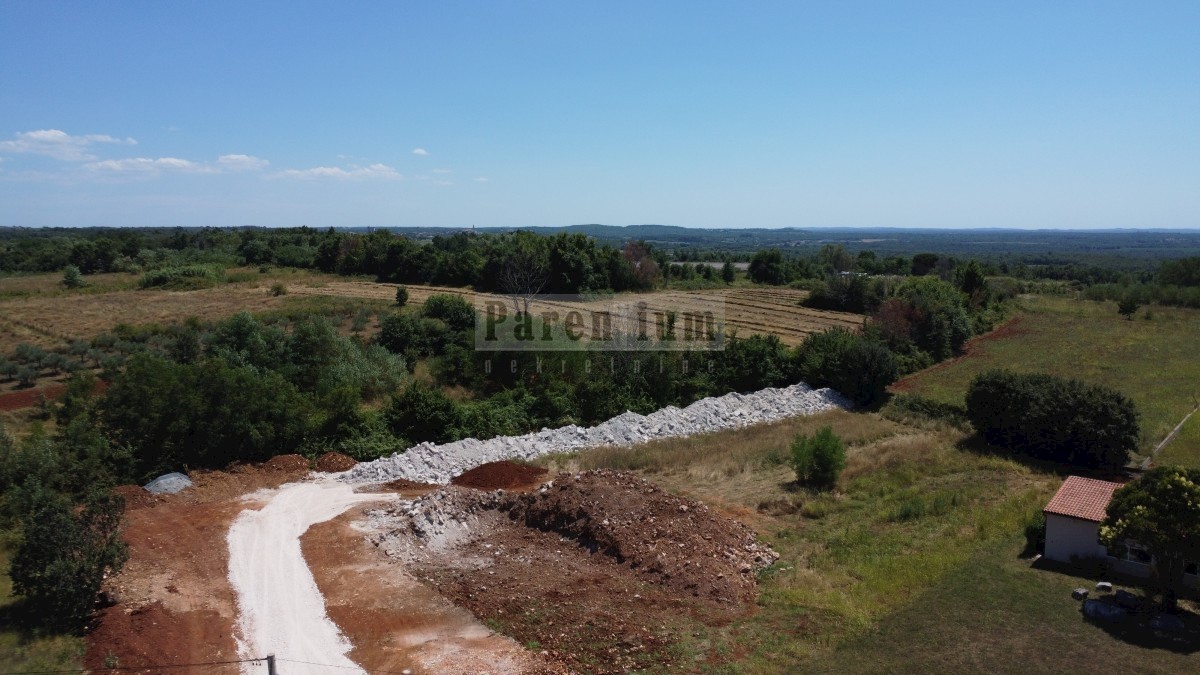 Poreč, okolica moderna vila z bazenom in lepim pogledom!