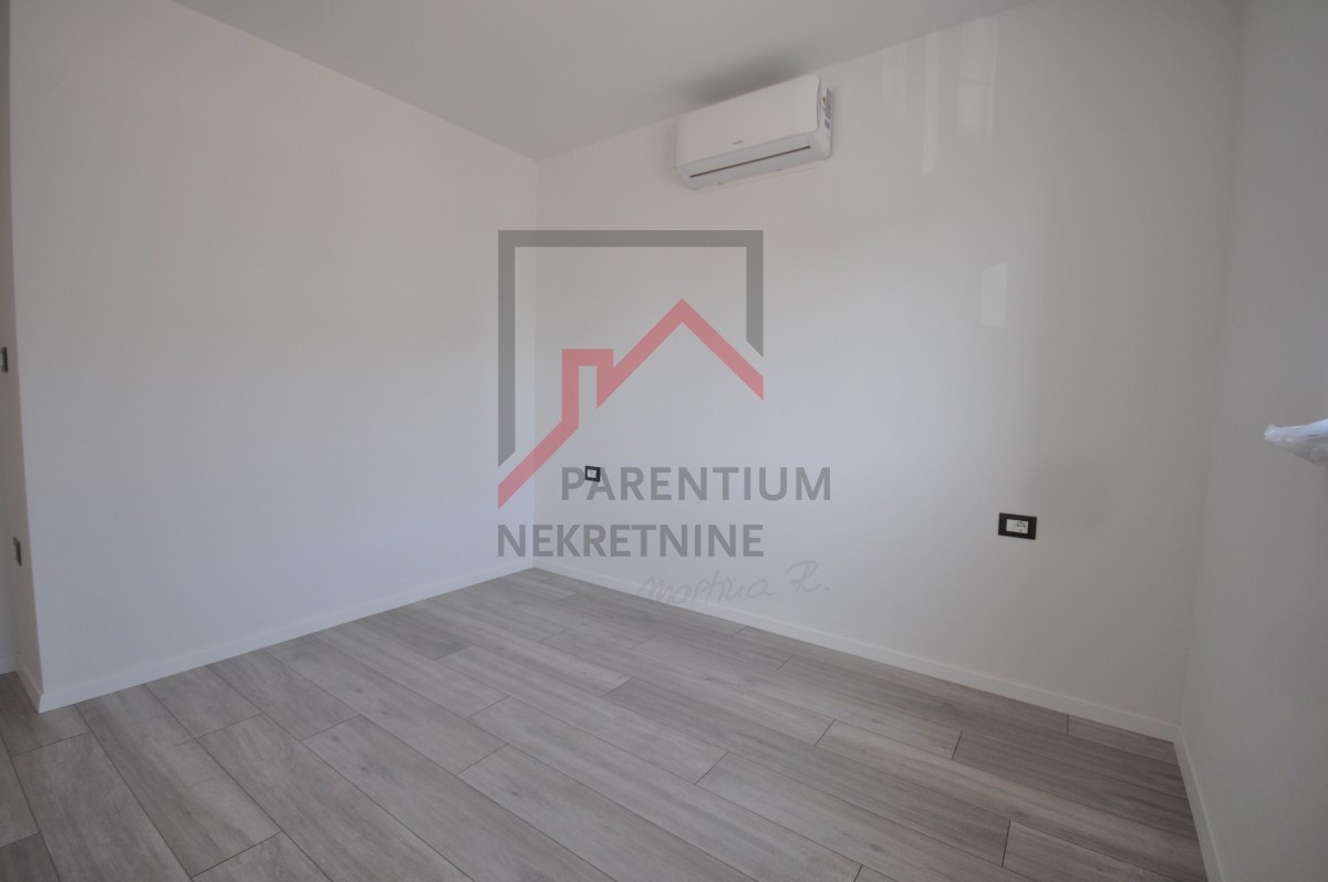 Istra, Poreč - Stanovanje v pritličju z vrtom 80 m² in teraso - 59 m² udobja v novogradnji