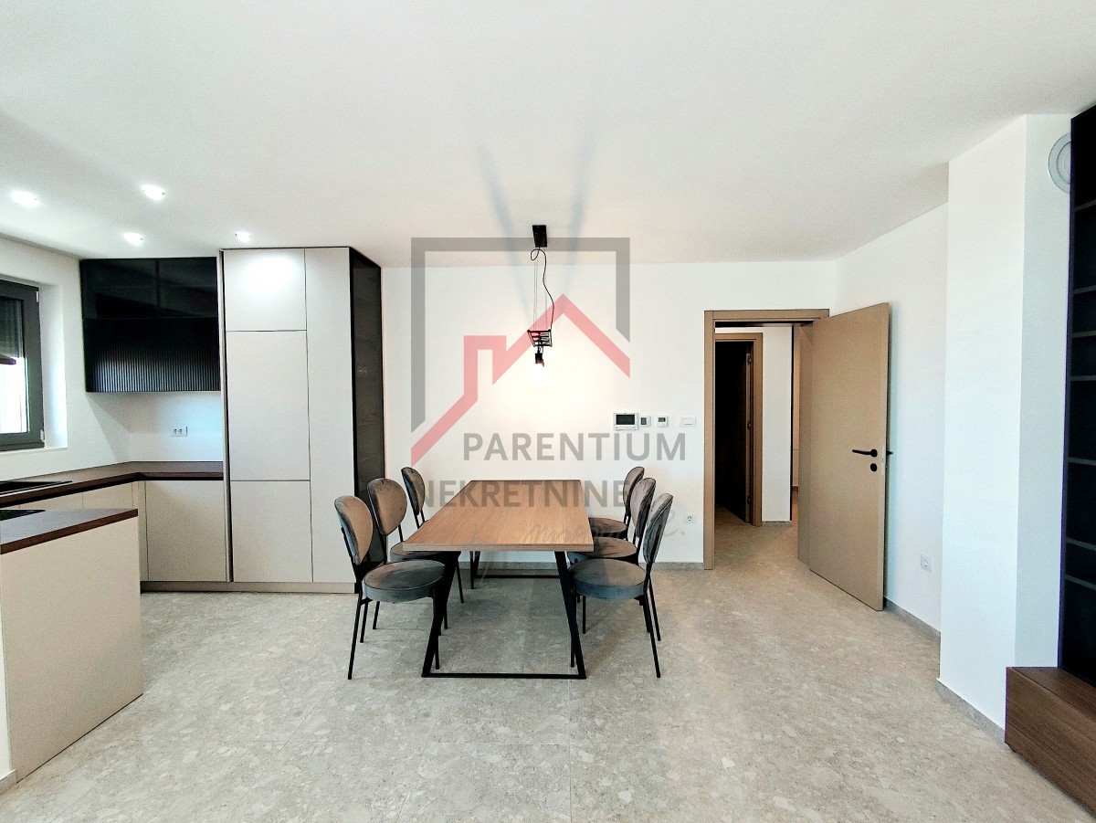 Istra, območje Poreča - Dizajnersko stanovanje s tremi spalnicami in pogledom na morje - novogradnja