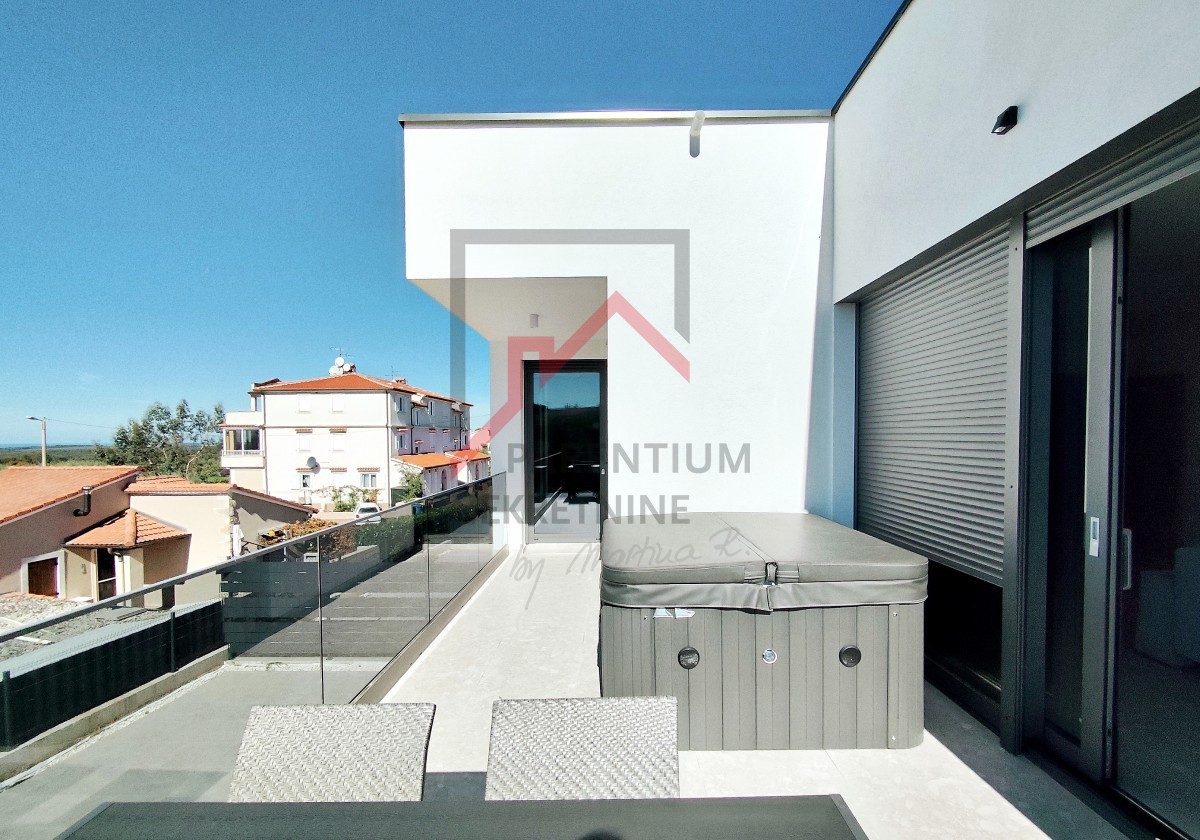 Istra, območje Poreča - Dizajnersko stanovanje s tremi spalnicami in pogledom na morje - novogradnja