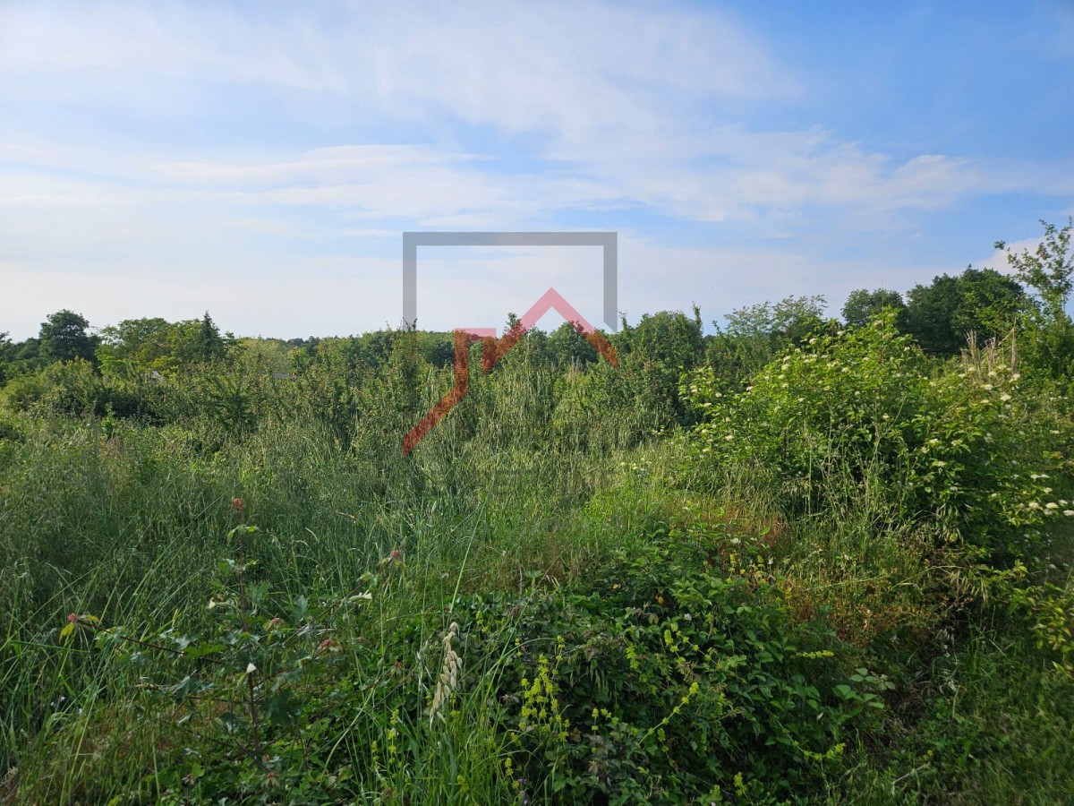 Gradbeno zemljišče v bližini Višnjana