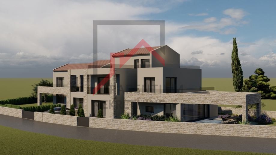 Stavbno zemljišče z veljavnim gradbenim dovoljenjem za dvojček