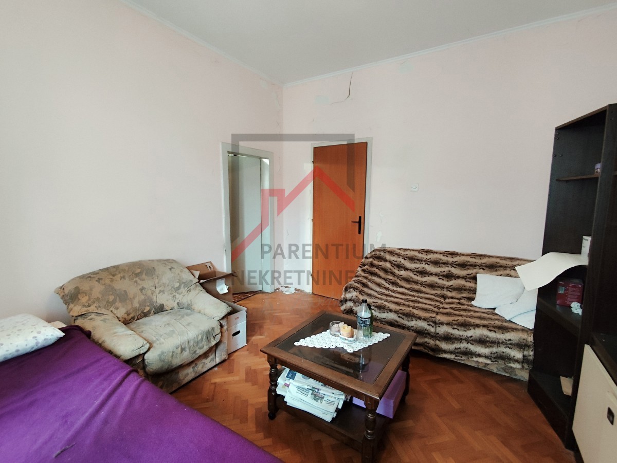 Istra, center Poreča - Stanovanje ob morju za popolno prenovo