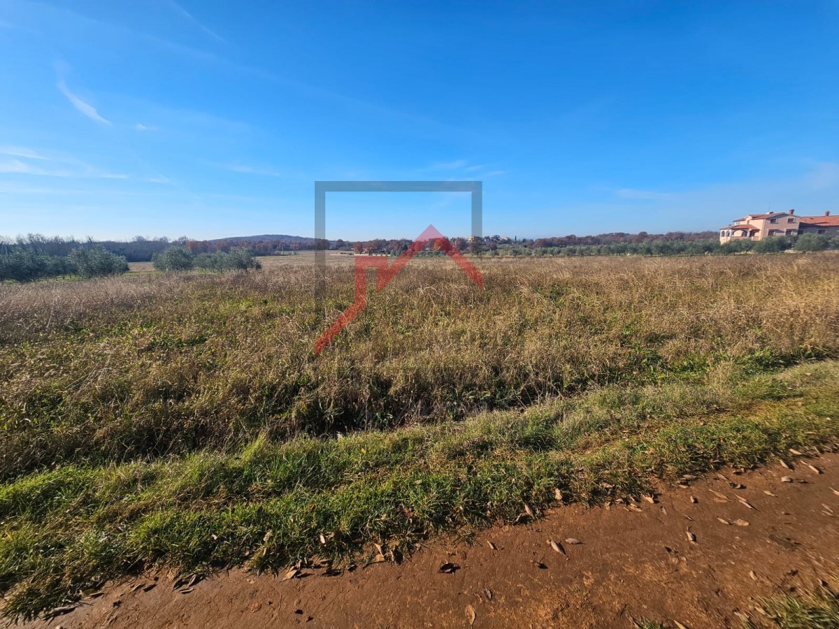 Gradbeno zemljišče na mirni lokaciji s čudovitim pogledom na naravo!!!