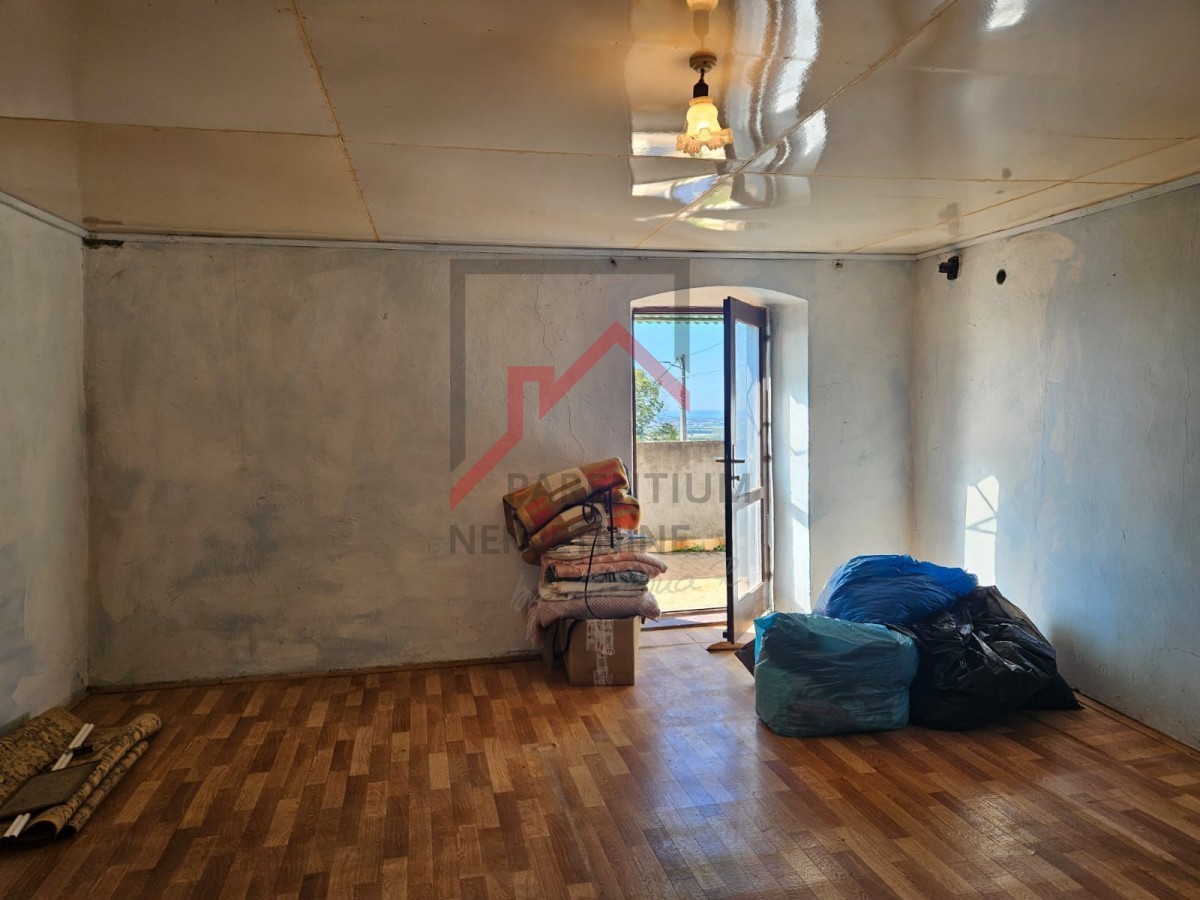 Steinhaus zur Renovierung – mit Meerblick