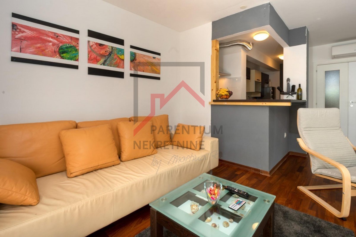 Istra, Poreč - Stanovanje v pritličju z bazenom 3 km od morja