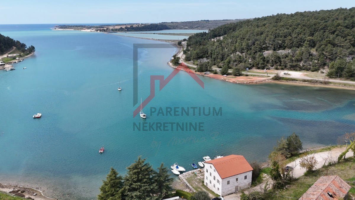 Hiša prva vrsta ob morju v Istri!