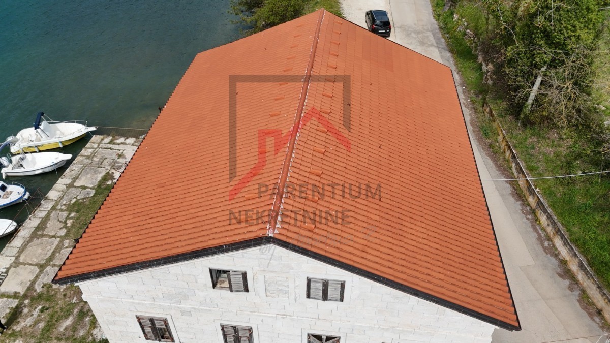 Hiša prva vrsta ob morju v Istri!