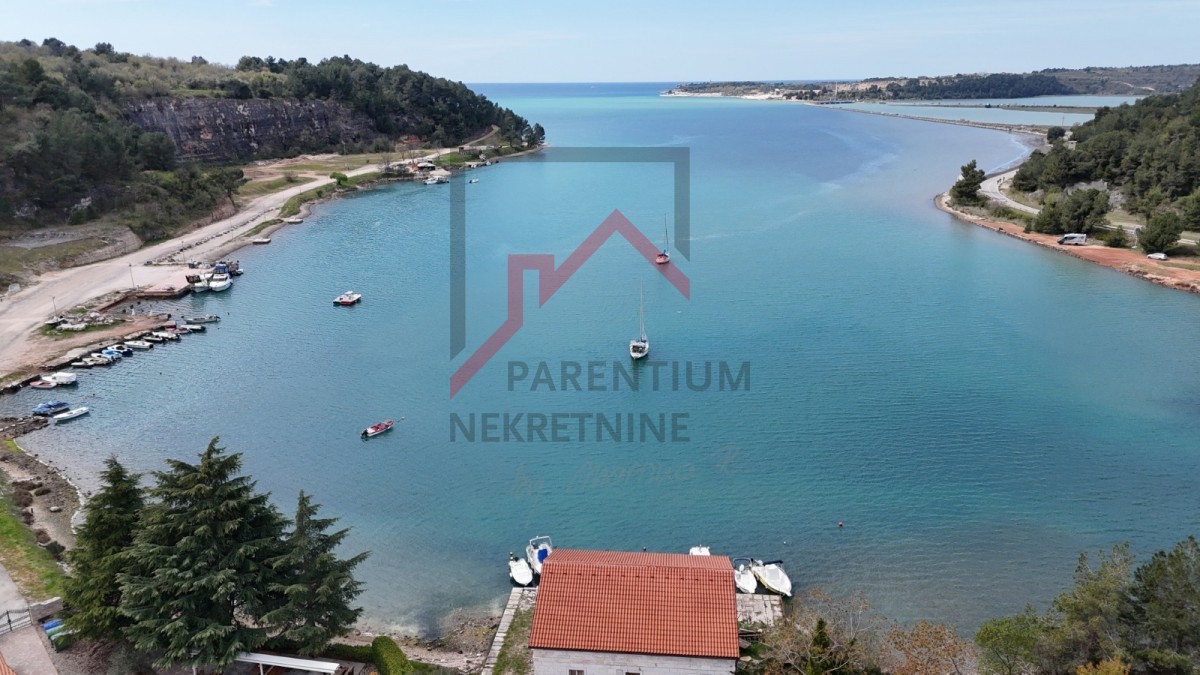 Hiša prva vrsta ob morju v Istri!