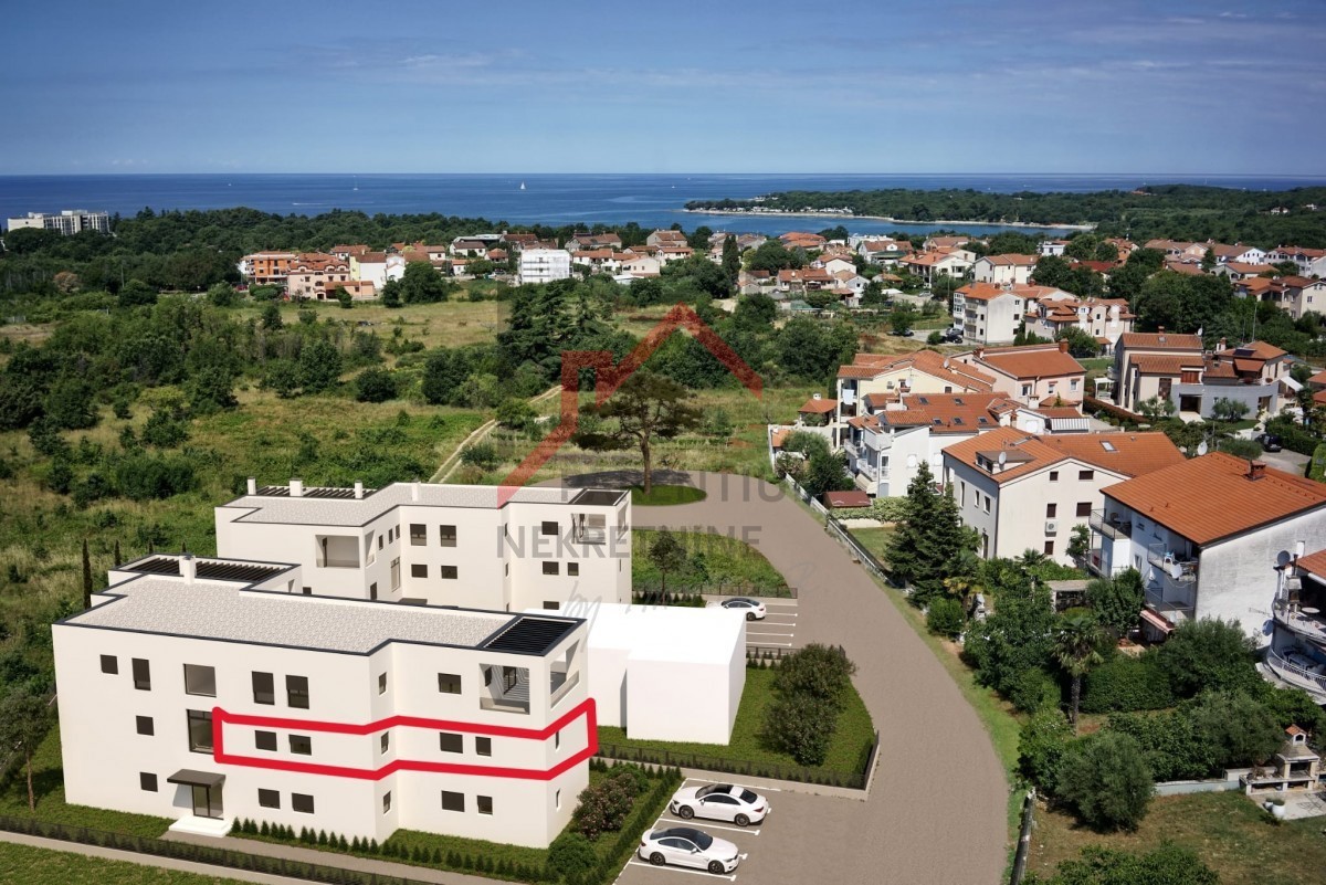 Poreč, Prostorno stanovanje v prvem nadstropju s pogledom!
