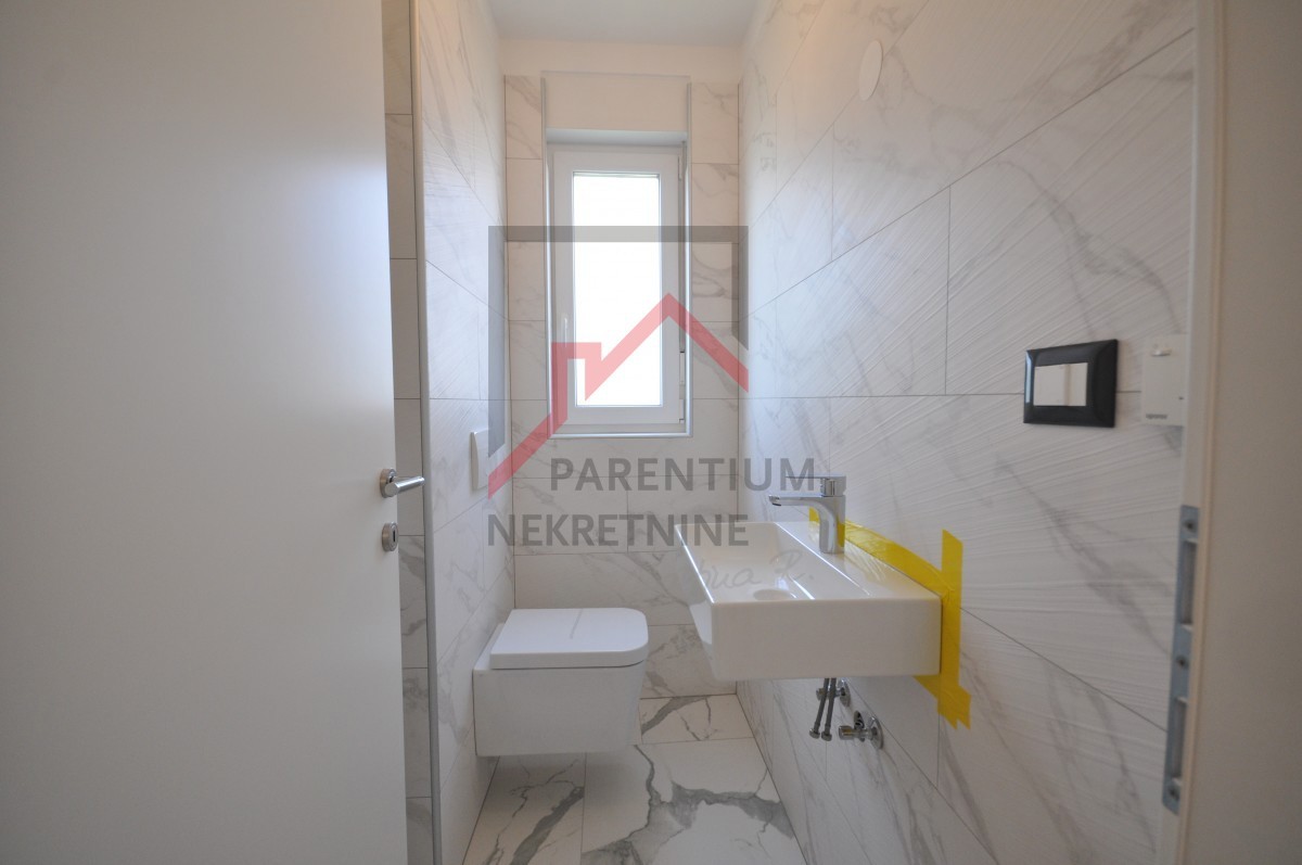 Istra, Poreč - Prostorno stanovanje, pritličje - novogradnja - vrt 180 m2