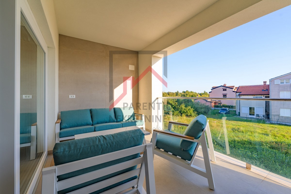 Poreč - trisobno stanovanje, opremljeno in blizu morja