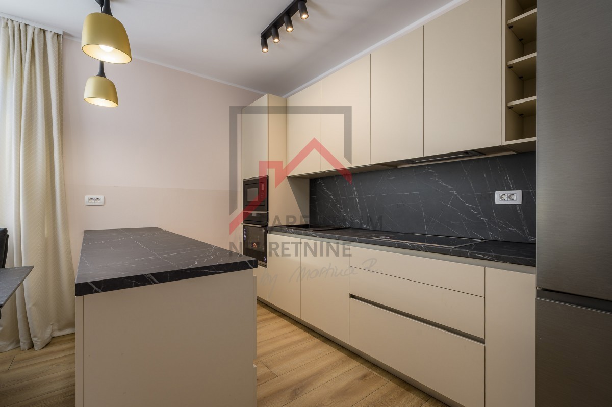 Poreč - trisobno stanovanje, opremljeno in blizu morja