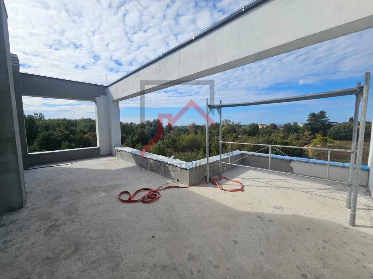 Poreč, čudovit penthouse s pogledom na morje!