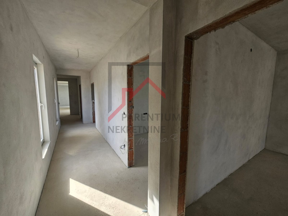 Poreč, čudovit penthouse s pogledom na morje!