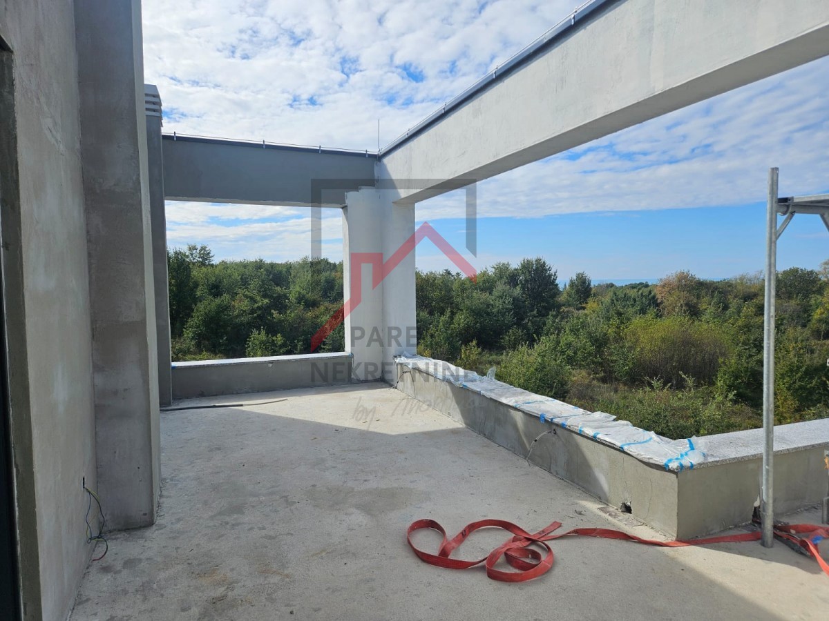 Poreč, čudovit penthouse s pogledom na morje!