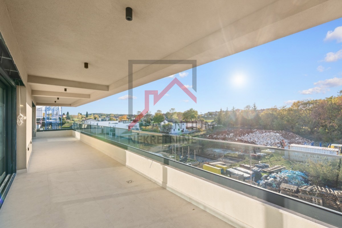 Istra, Poreč - Luksuzni penthouse v drugem nadstropju s pogledom na morje