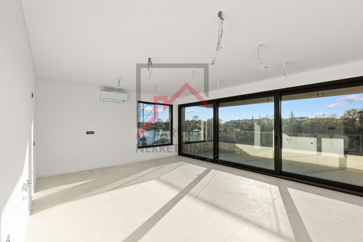 Istra, Poreč - Luksuzni penthouse v drugem nadstropju s pogledom na morje