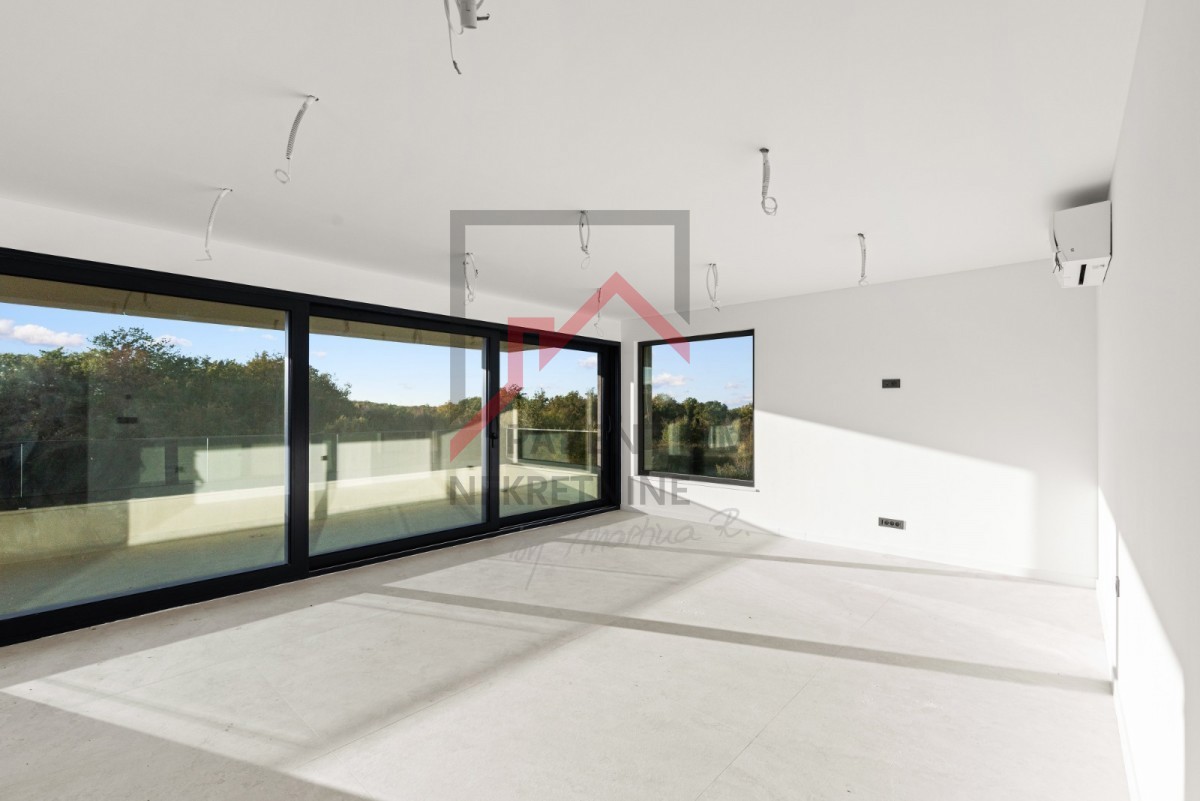 Istra, Poreč - Luksuzni penthouse v drugem nadstropju s pogledom na morje