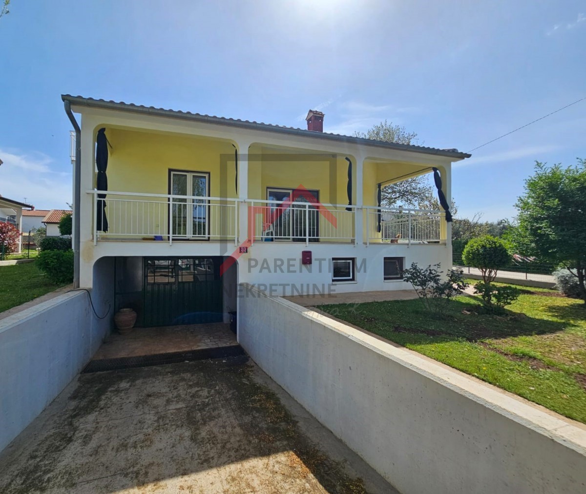 Dva apartmaja, blizu Poreča, ODLIČNA PRILOŽNOST!!!