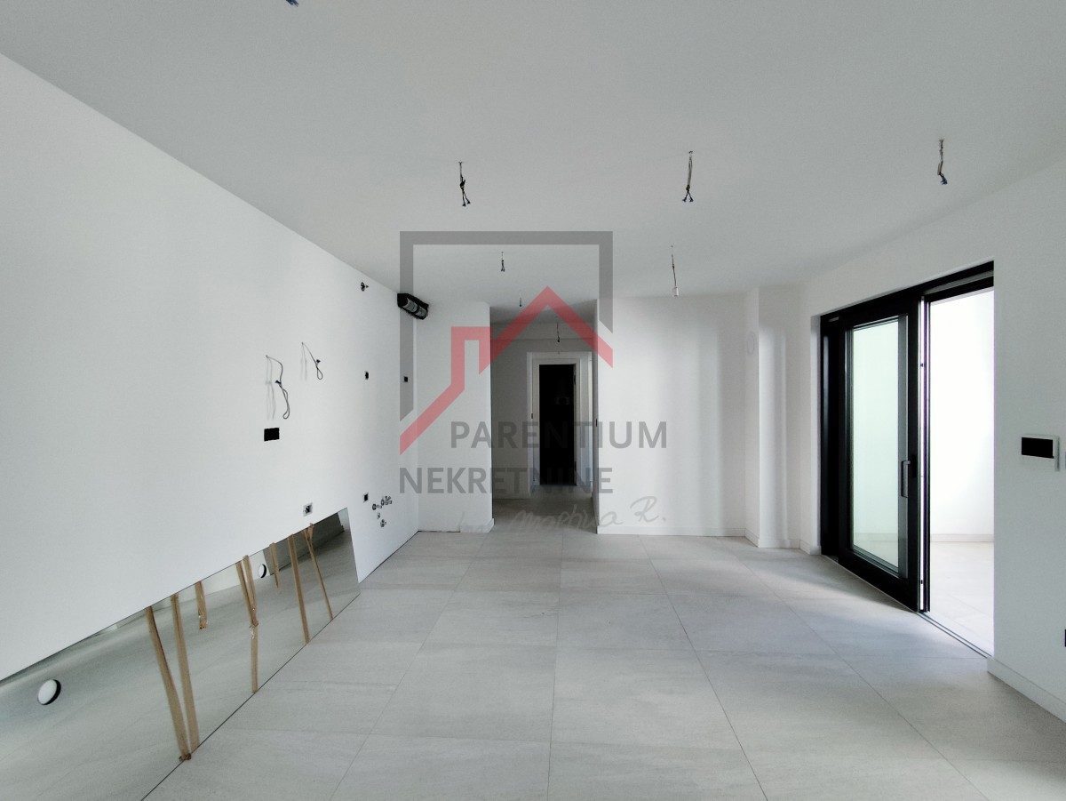 Istra, center Poreča - moderno dvosobno stanovanje z garažo v urbani novogradnji