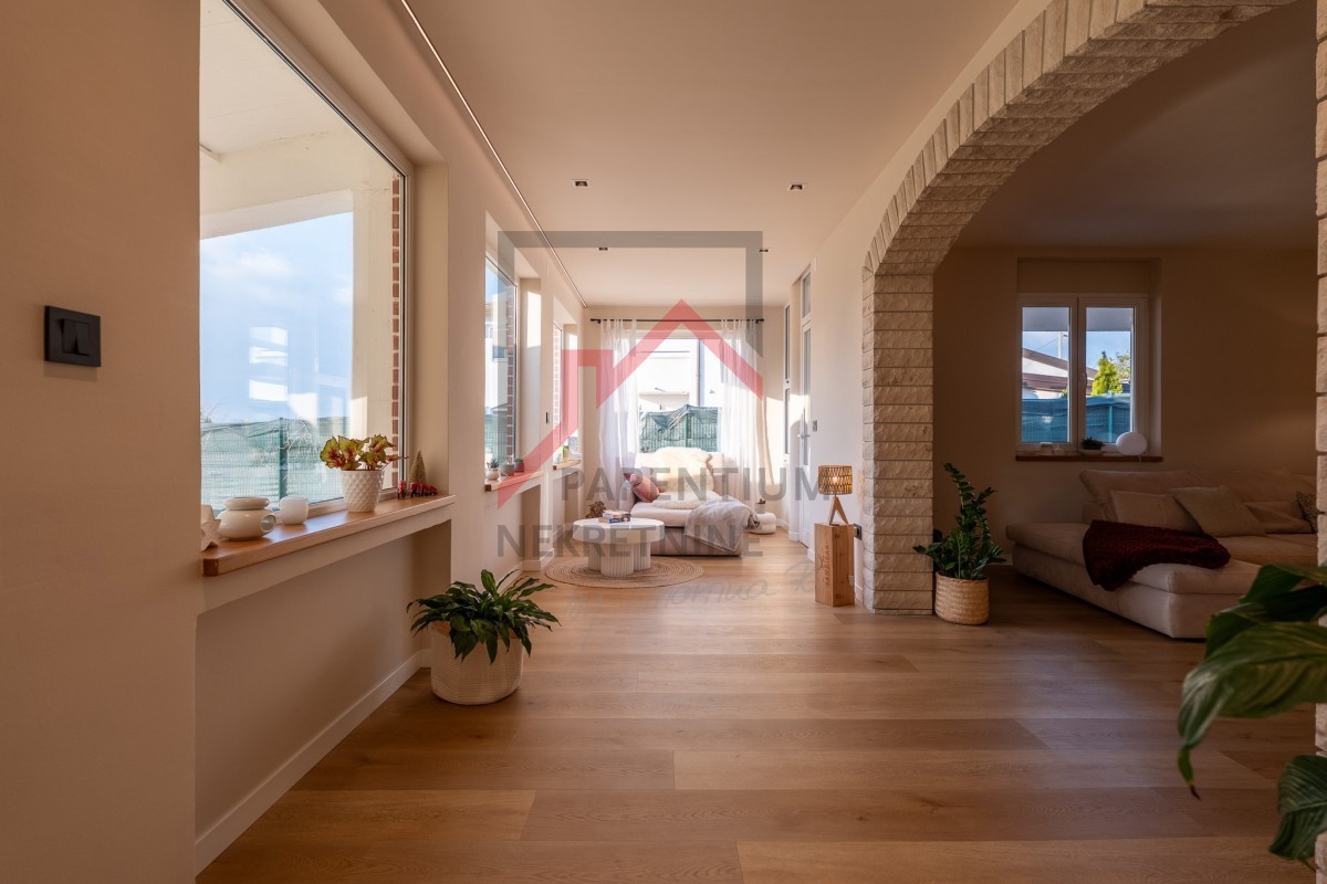 Istra, okolica Poreča – Samostojna hiša na 3.000 m² gradbenega zemljišča