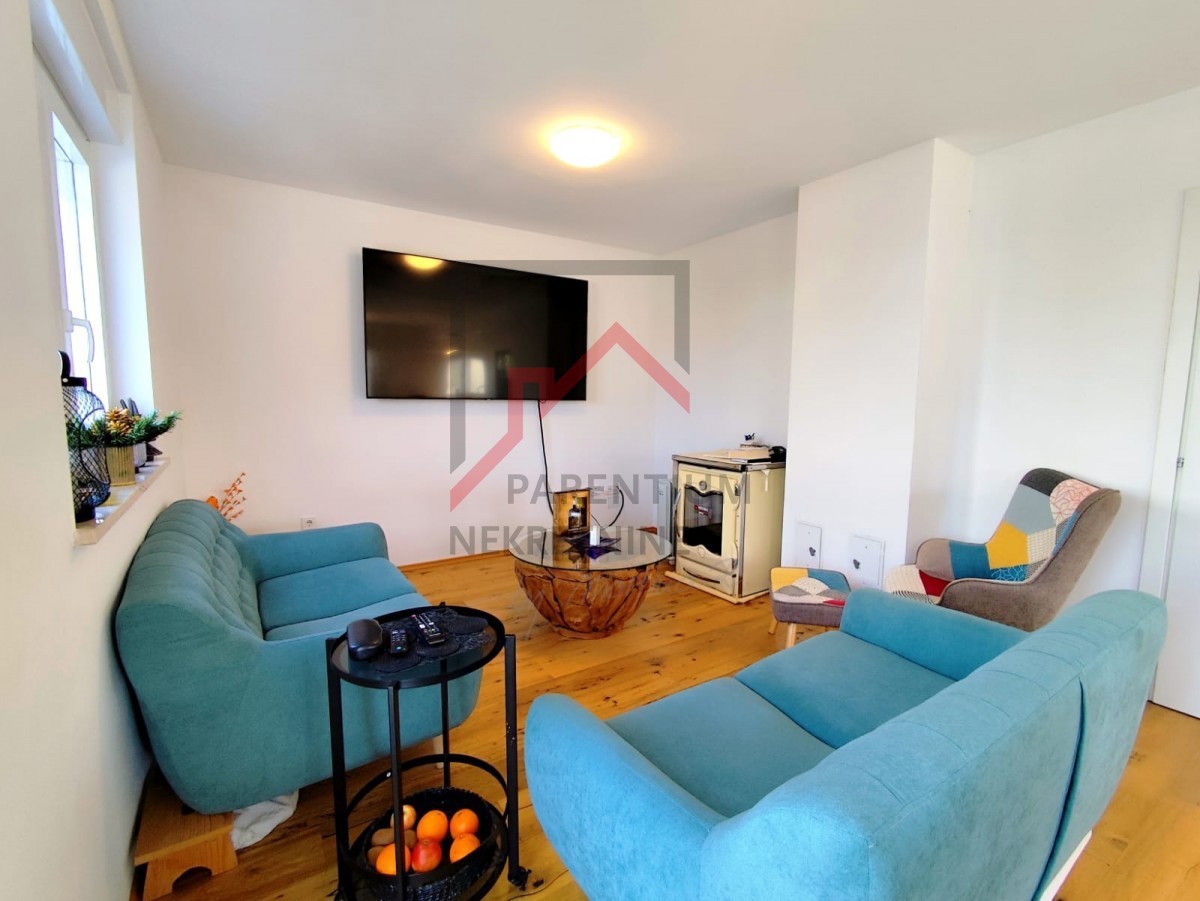 Moderna hiša z vrtom, 5 km od Poreča - mirna lokacija, zadnja v vrsti