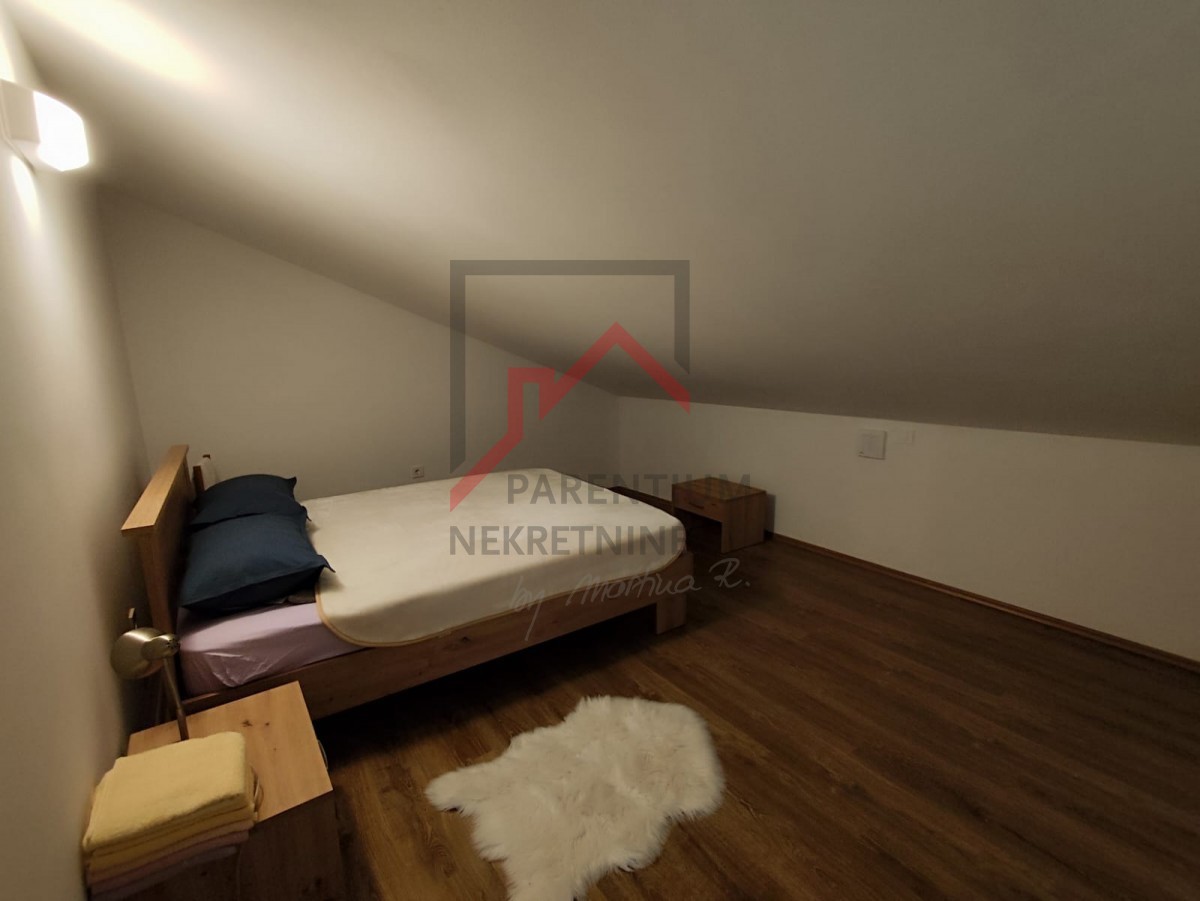 Moderna hiša z vrtom, 5 km od Poreča - mirna lokacija, zadnja v vrsti