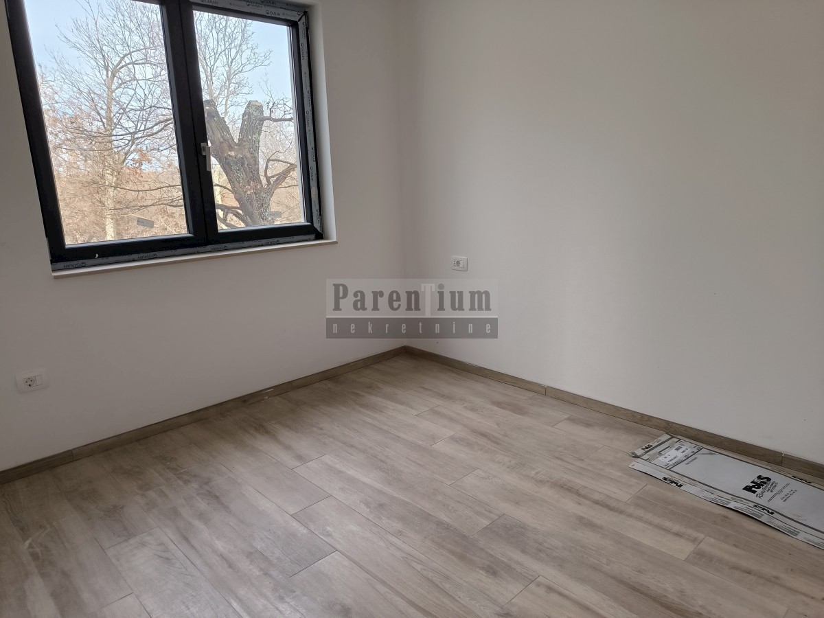 Apartma s strešno teraso in pogledom na morje