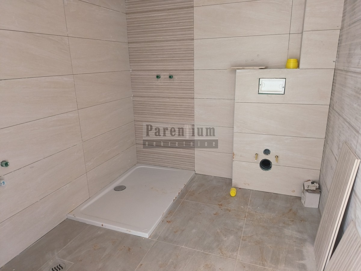 Apartma s strešno teraso in pogledom na morje