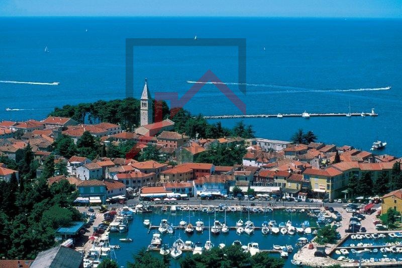 Istra, Novigrad - EKSKLUZIVNO stanovanje v središču mesta s teraso in dvigalom