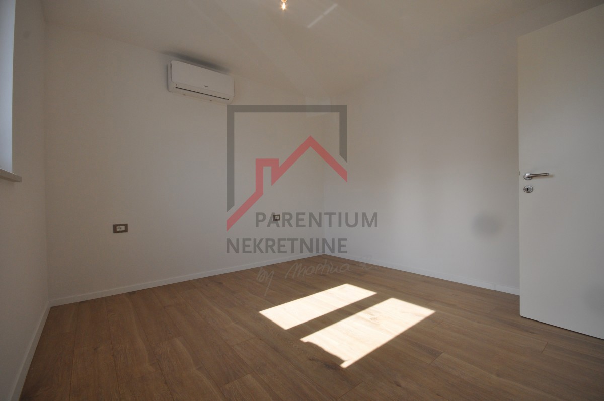 Istra, Poreč - Stanovanje v prvem nadstropju s tremi spalnicami in teraso - takoj vseljivo!