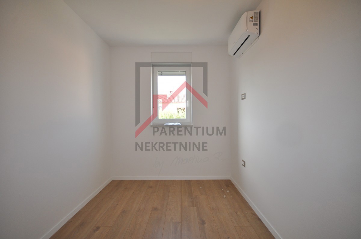Istra, Poreč - Stanovanje v prvem nadstropju s tremi spalnicami in teraso - takoj vseljivo!
