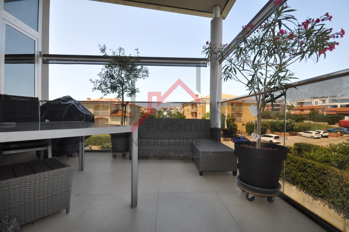 Novigrad, stanovanje s dvema spalnicama in garažo