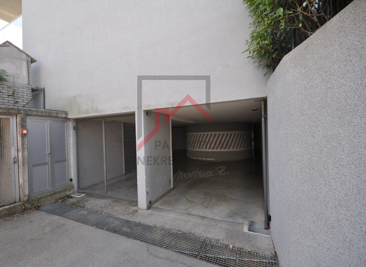 Novigrad, stanovanje s dvema spalnicama in garažo