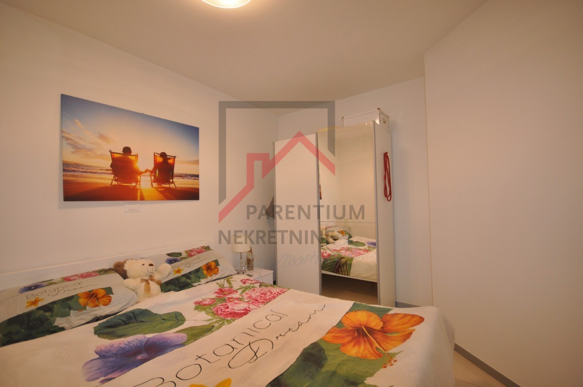 Novigrad, stanovanje s dvema spalnicama in garažo