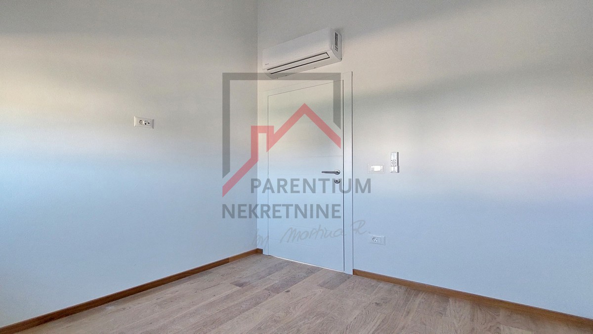 Istra, območje Poreča – Apartma v 1. nadstropju z zasebnim vhodom in pokrito teraso