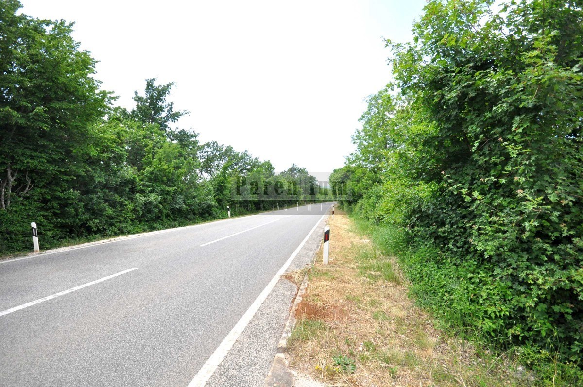 Poslovni namen - zemljišče med Rovinjem in Kanfanarjem