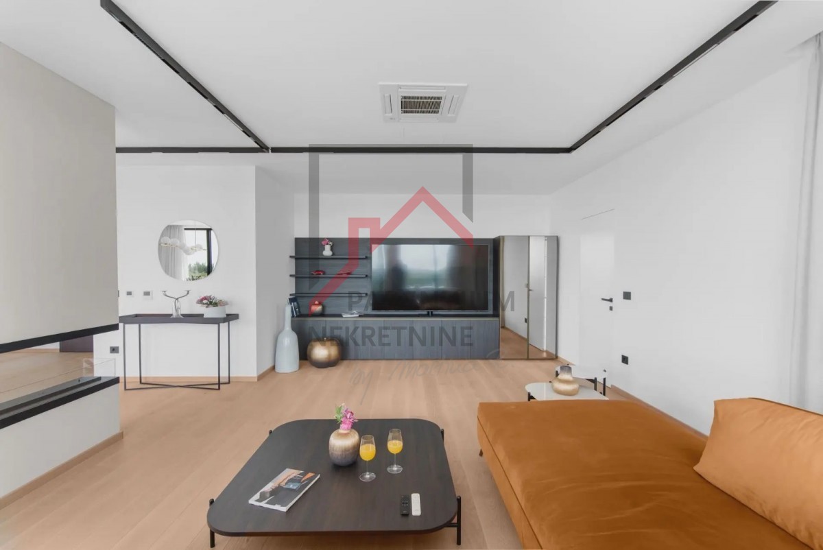 Istra, Poreč - Moderno luksuzno penthouse 800 metrov od morja s pogledom na morje