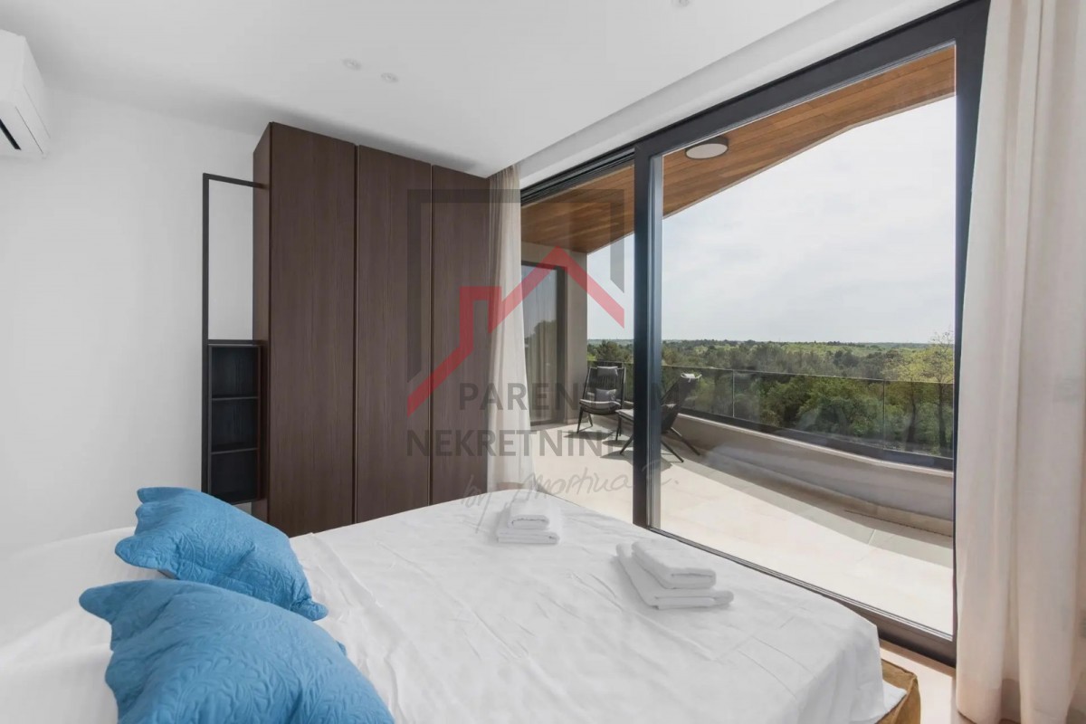 Istra, Poreč - Moderno luksuzno penthouse 800 metrov od morja s pogledom na morje