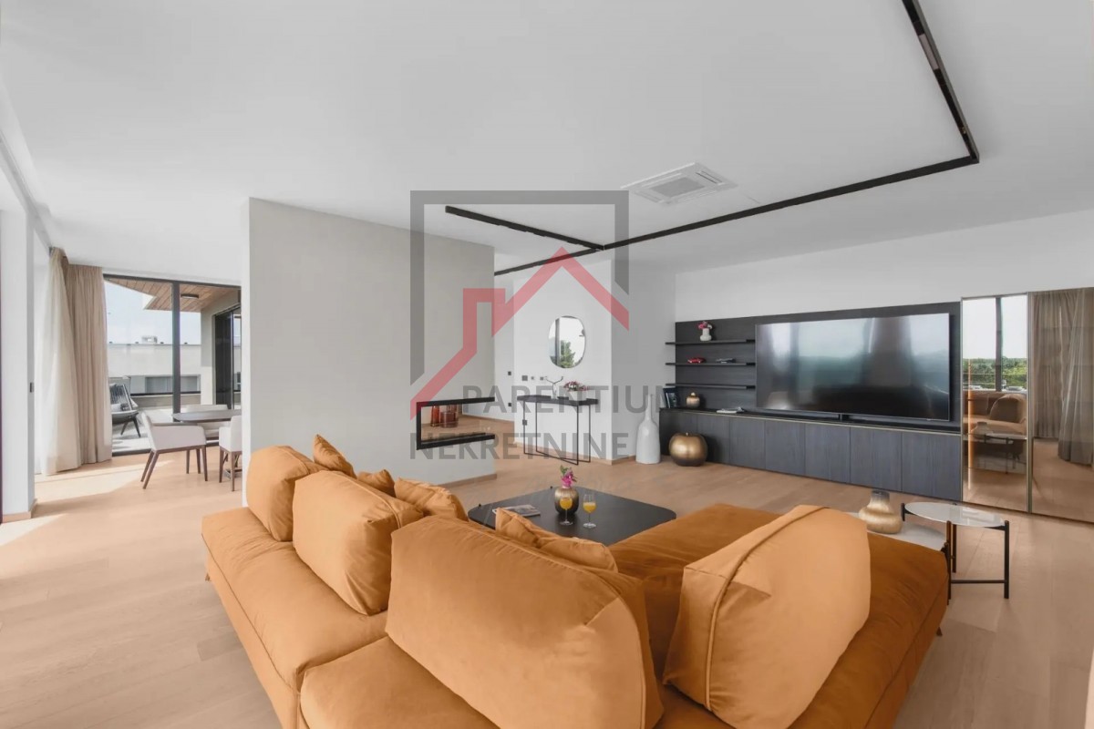 Istra, Poreč - Moderno luksuzno penthouse 800 metrov od morja s pogledom na morje