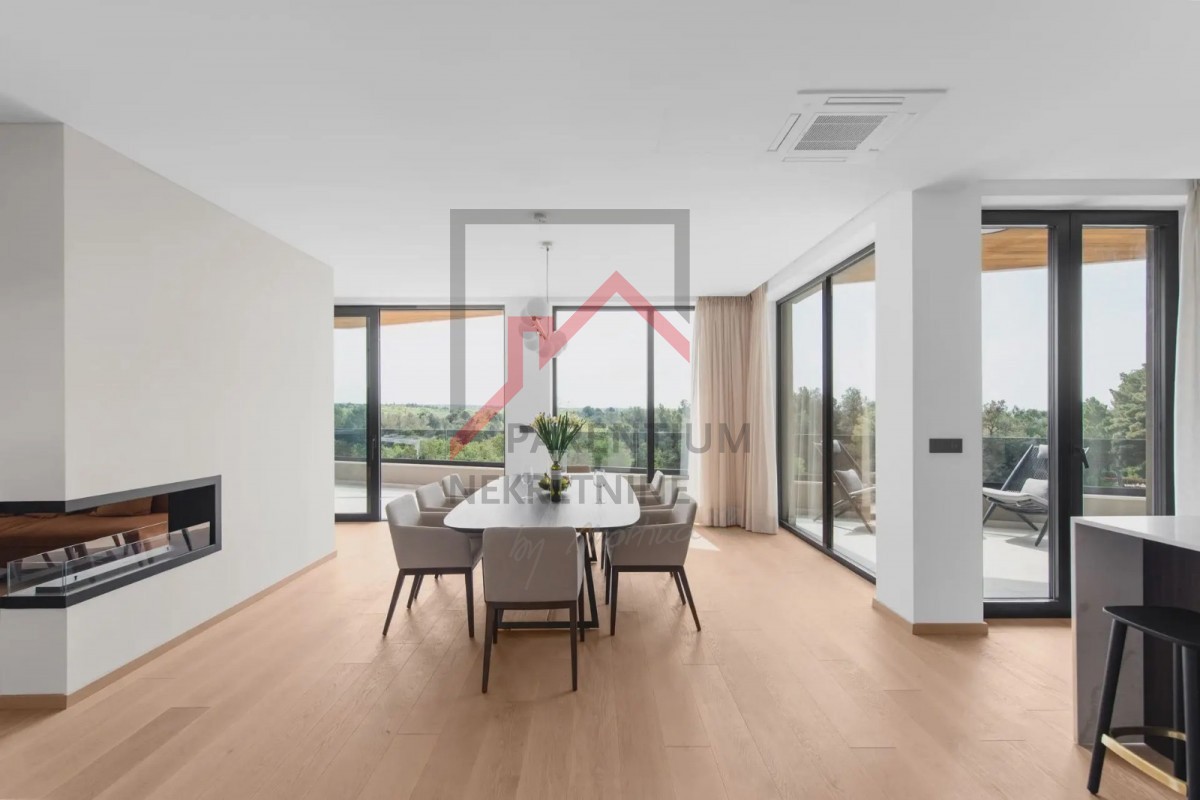 Istra, Poreč - Moderno luksuzno penthouse 800 metrov od morja s pogledom na morje