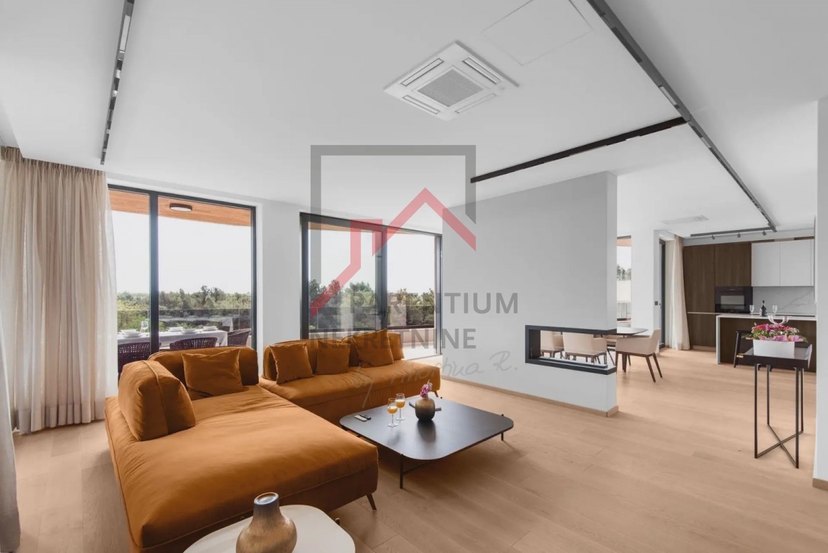 Istra, Poreč - Moderno luksuzno penthouse 800 metrov od morja s pogledom na morje